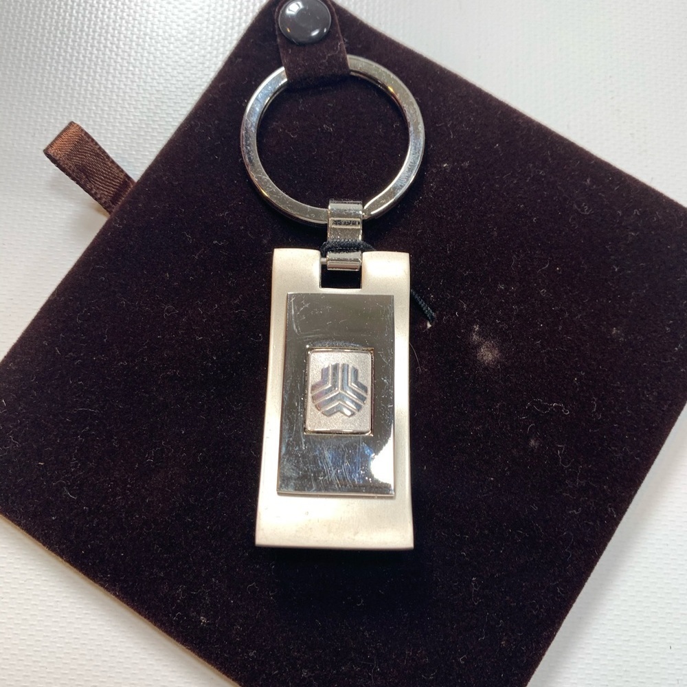 Key Chain Silver in Box - Picture 3 of 8